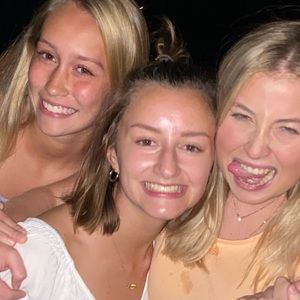 Meet your Posher, Emma